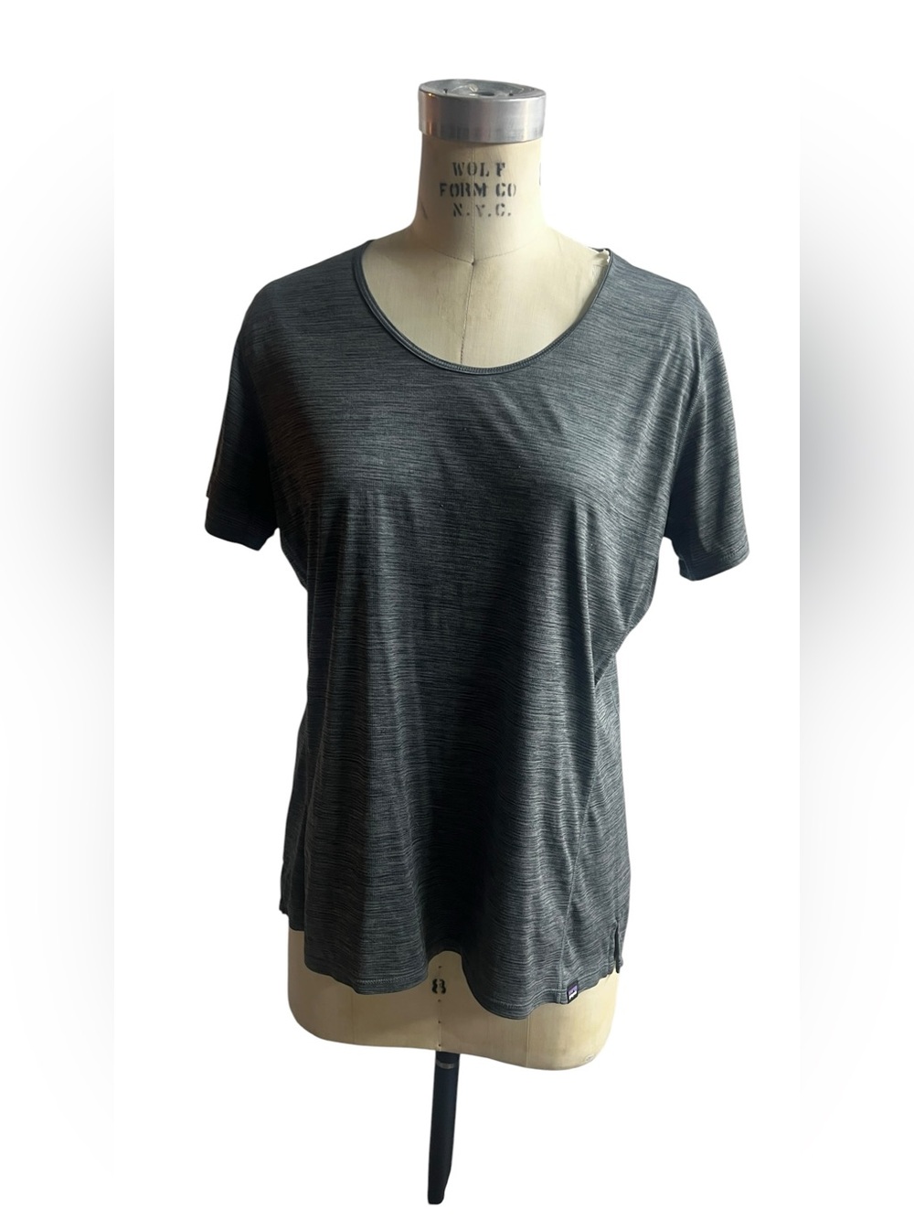 Patagonia XL women’s grey tee